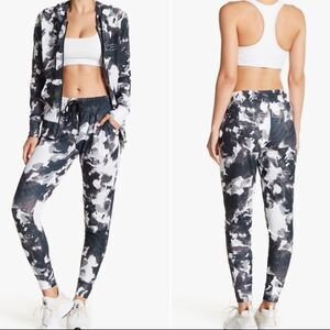 NWOT! BEBE mesh camouflage sport joggers XL